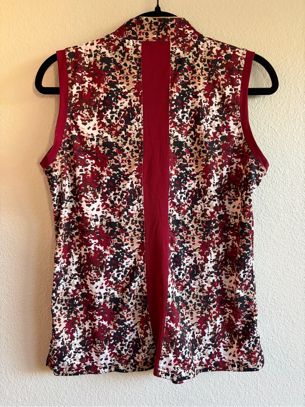 Sleeveless Red Floral-Print Zip Polo Tank - Picture 2 of 10